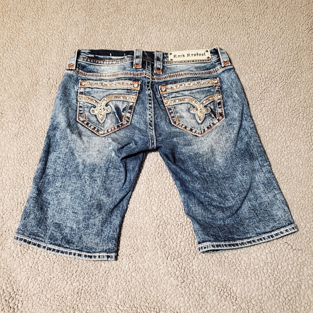 Rock Revival Bermuda Acid Wash Jean Shorts Size 27. Pre-owned excellent cond.